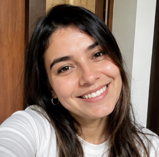 Paula V. · Santiago
